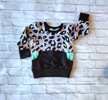 Load image into Gallery viewer, GWM Leopard Colour Block Top