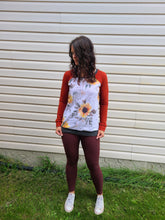 Load image into Gallery viewer, Womens sunflower Sweatshirt
